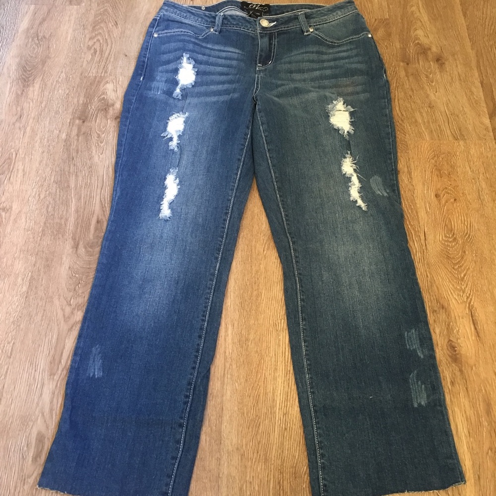 Midnight Velvet Ripped Jeans Size 6